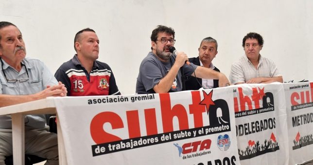 “Quieren que los trabajadores paguen la devaluación”