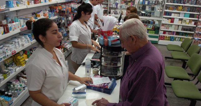 Cerraron 68 farmacias el último año en CABA y el Gran Buenos Aires