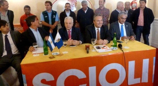 Scioli lanzó su mesa sindical en Bahía Blanca