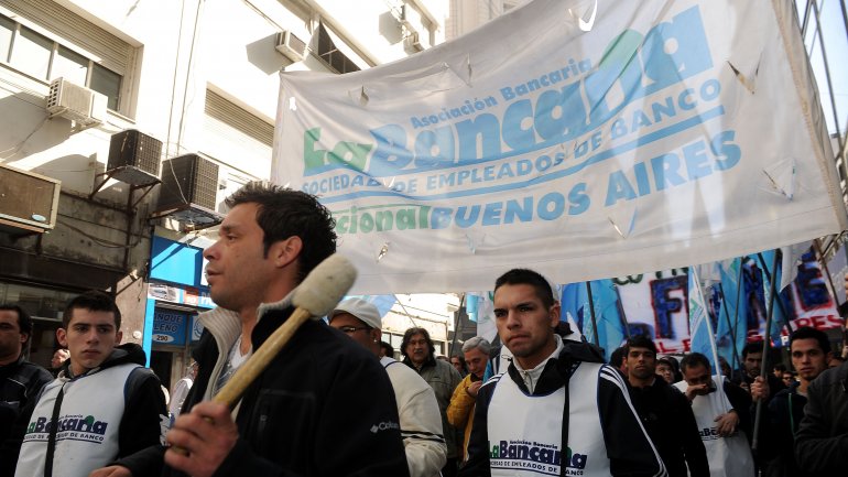 Se demora el acuerdo de Bancarios