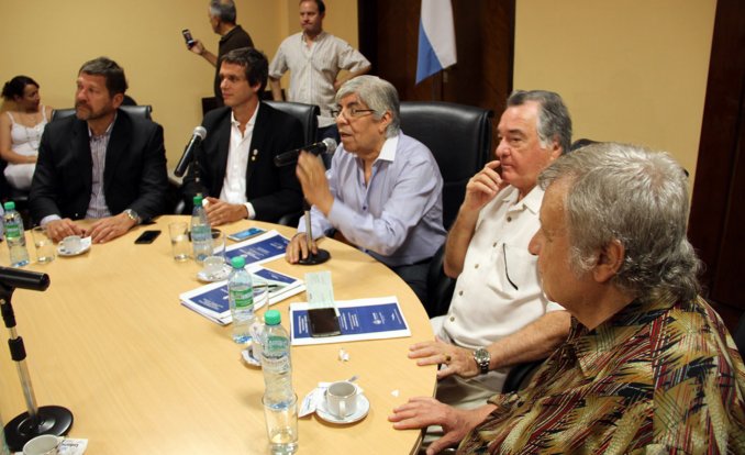 Las CGT Azopardo y Azul y Blanca donaron 4 millones para los inundados
