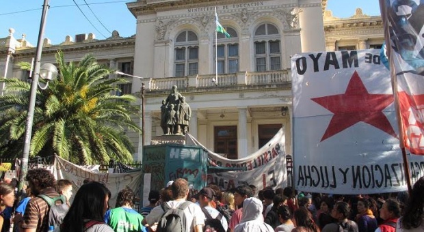 Los despidieron y les reclaman el sueldo