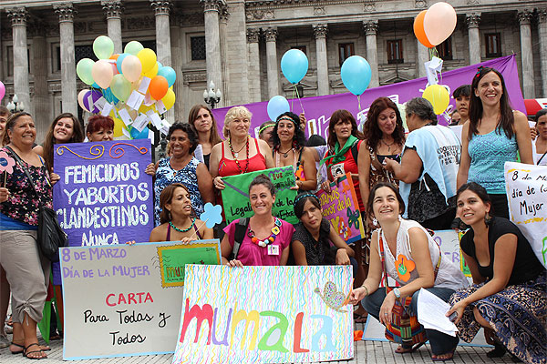 Un grupo feminista llama a un paro nacional de mujeres