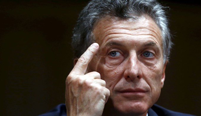 Macri negó la reapertura de paritarias y reconoció 100 mil despidos