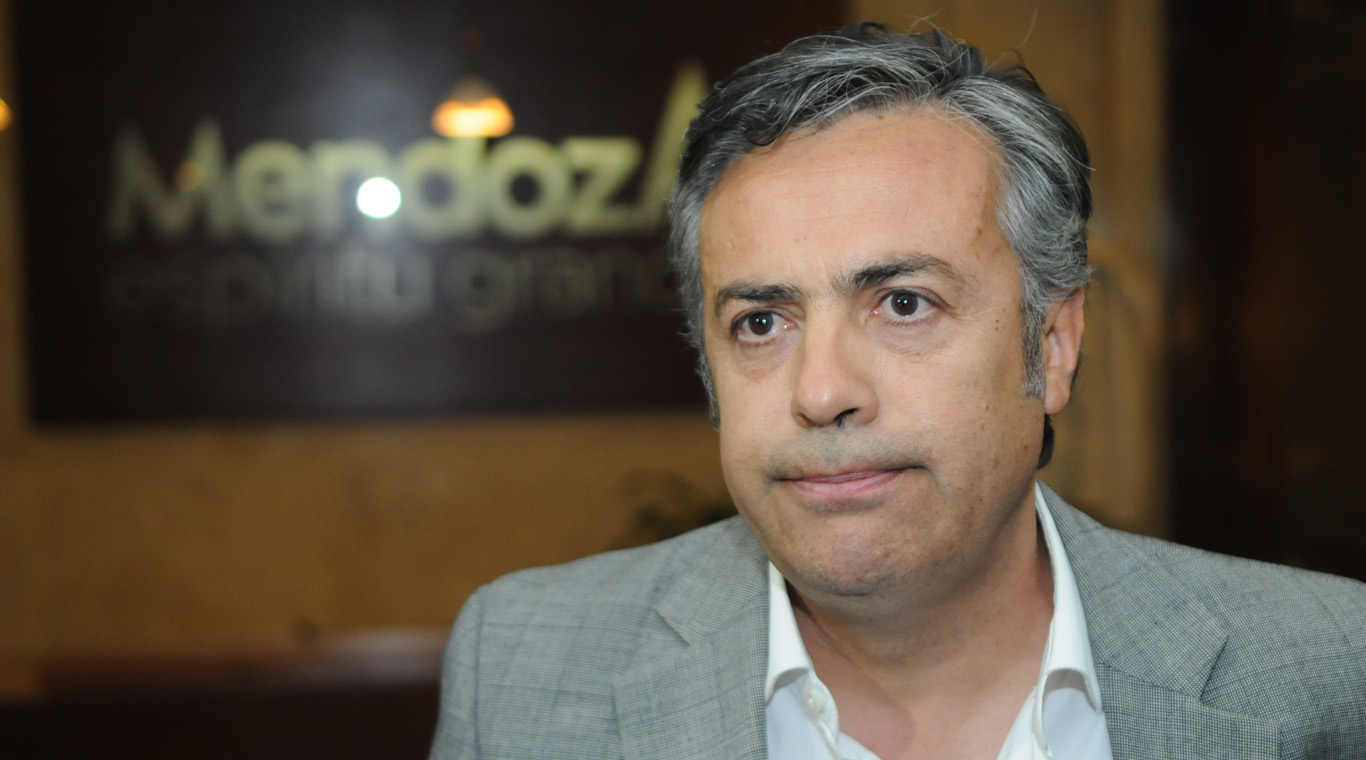 Mendoza: «El gremio que rechace no va a cobrar el bono»