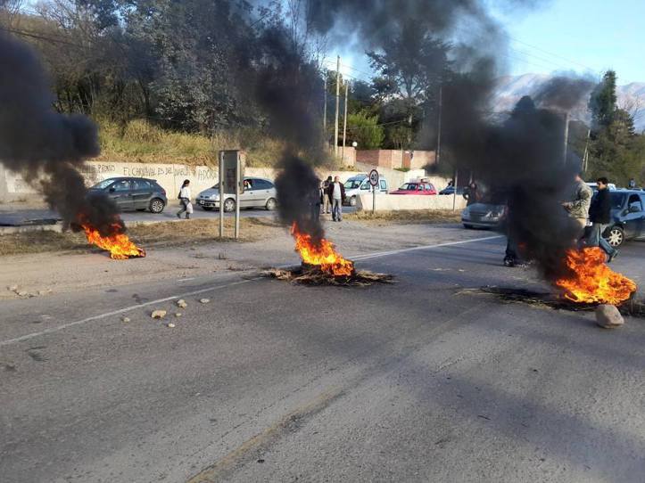 Piquetazo en Jujuy por el bono de fin de año