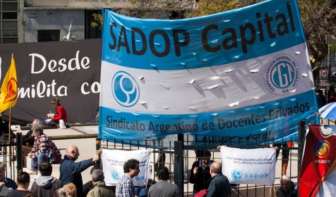 El Sadop rechazó la precarización docente en universidades y exigió paritarias