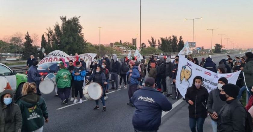 Mondelez no renovó el contrato de 200 trabajadores y denuncian que el plan es flexibilizar