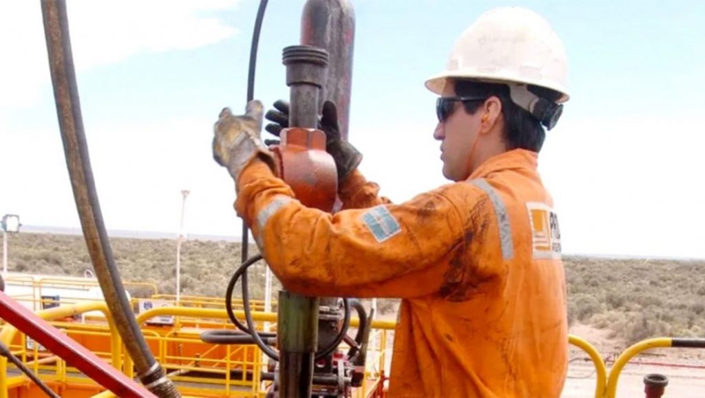 Las paritarias ya se ponen en línea con la nueva proyección inflacionaria y también los jerárquicos petroleros acuerdan casi 80% de aumento