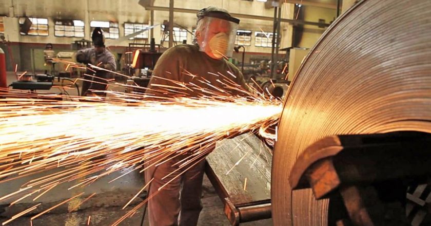 La industria metalúrgica, en caída libre, arrastra al empleo: En mayo Adimra registró una baja de la actividad del 17,6% interanual