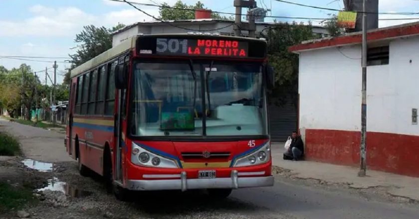 Empresarios de colectivos bonaerenses frenan el servicio este domingo y luego lo reducen de 6 a 22 horas porque no les pagaron los subsidios