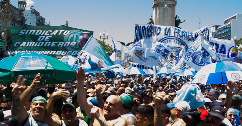 Movilización de la CGT y las CTAs y concentración de la izquierda en la Plaza de Mayo: así serán los actos por el Día del trabajador