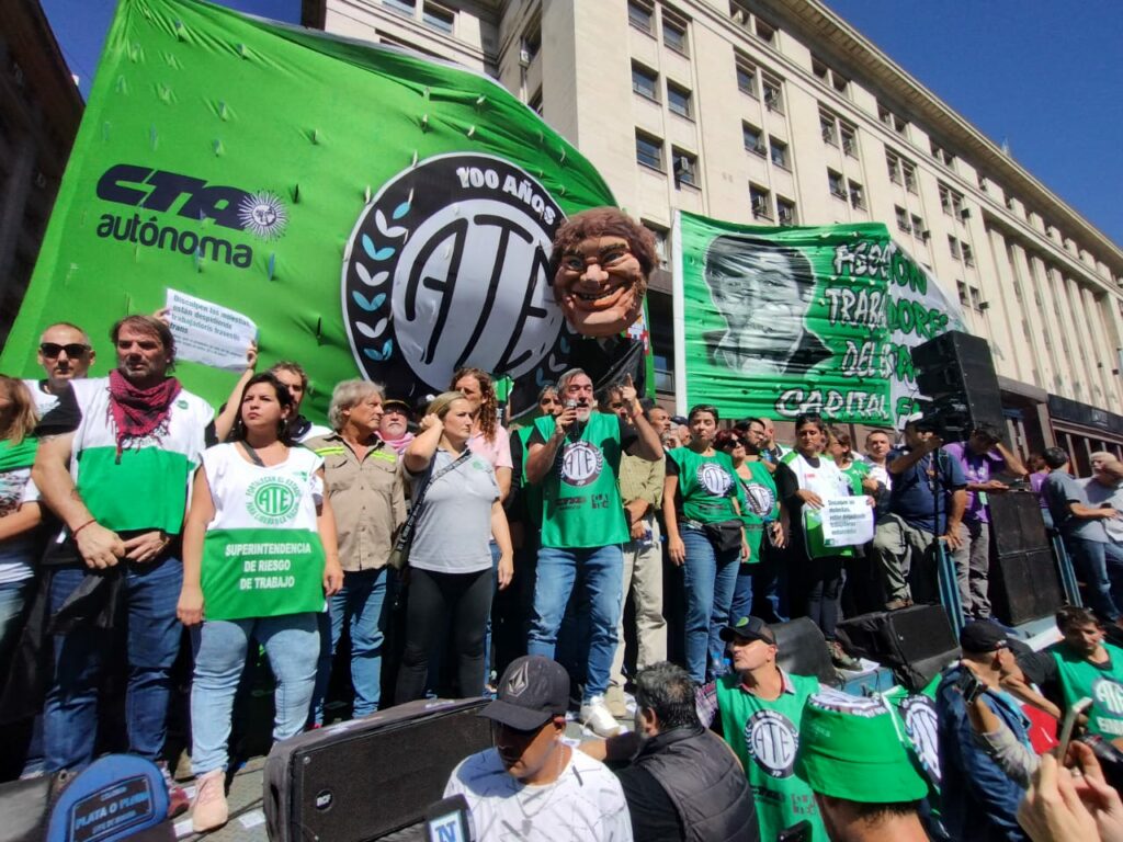 ATE bloqueará los accesos al aeropuerto de Córdoba mañana por la llegada Milei: "Ni siquiera debería poder hacer un acto con tranquilidad"