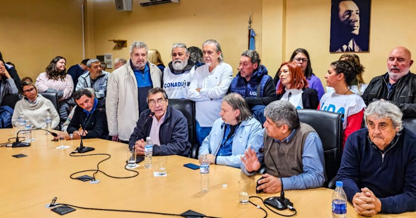 En el marco de su conflicto con Javier Milei, las centrales obreras ratificaron el apoyo total a los trabajadores de las Universidades Nacionales
