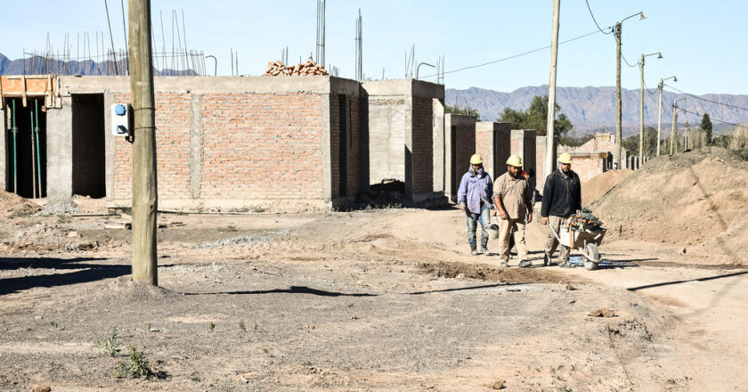 En medio del freno en el sector, la UOCRA y empresarios de la construcción le reclamaron al Gobierno que reactive la construcción de viviendas
