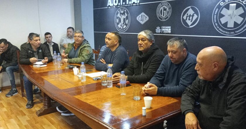 Córdoba: El gremio de choferes de colectivo AOITA anunció retención total de tareas por 24 horas por salarios y aguinaldos adeudados