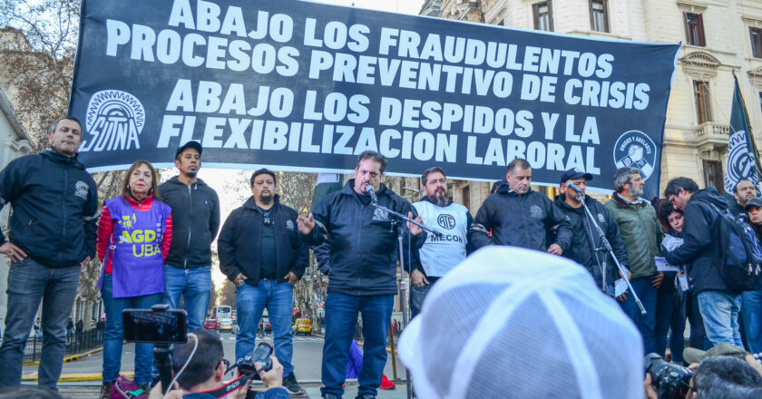 El sindicato del neumático SUTNA marchó a Plaza de Mayo para enfrentar «los despidos, el ajuste y la persecución política»