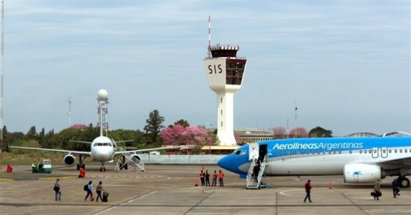 Con los salarios pisados, los aeronáuticos realizarán asambleas esta noche en Ezeiza: habrá demoras en los vuelos