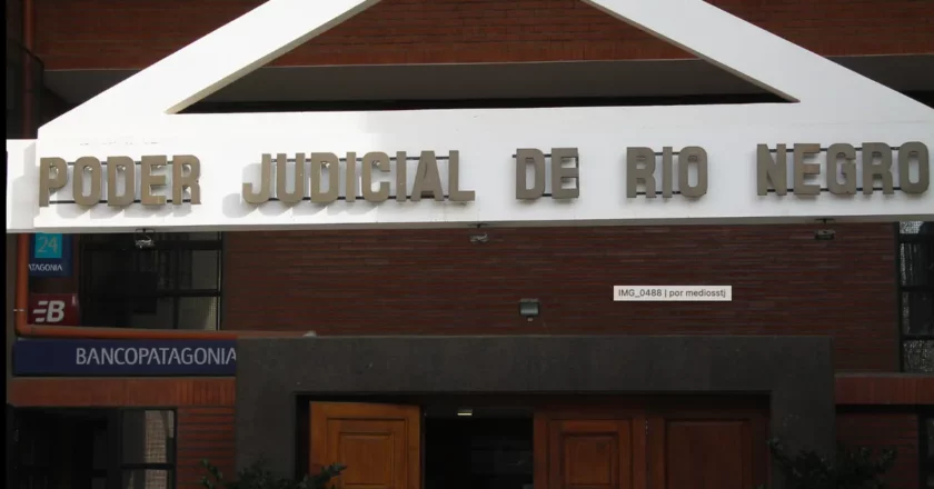 Basado en el DNU de Milei, el Superior Tribunal de Justicia de Río Negro revocó un fallo que ordenaba que una indemnización se actualice por inflación