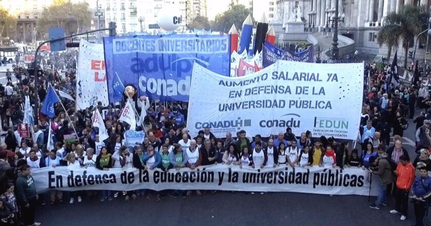 Comenzó el paro universitario de 48 horas por reclamo salarial y los docentes ya proyectan otra marcha universitaria