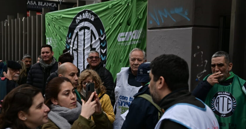 En otra jornada de protesta, ATE se movilizó en todo el país contra el ajuste y desguace del Estado