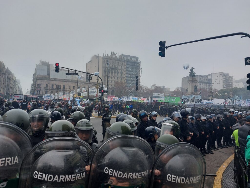 El Gobierno actualizó los sueldos de las fuerzas de seguridad y del personal penitenciario para los meses de septiembre y octubre