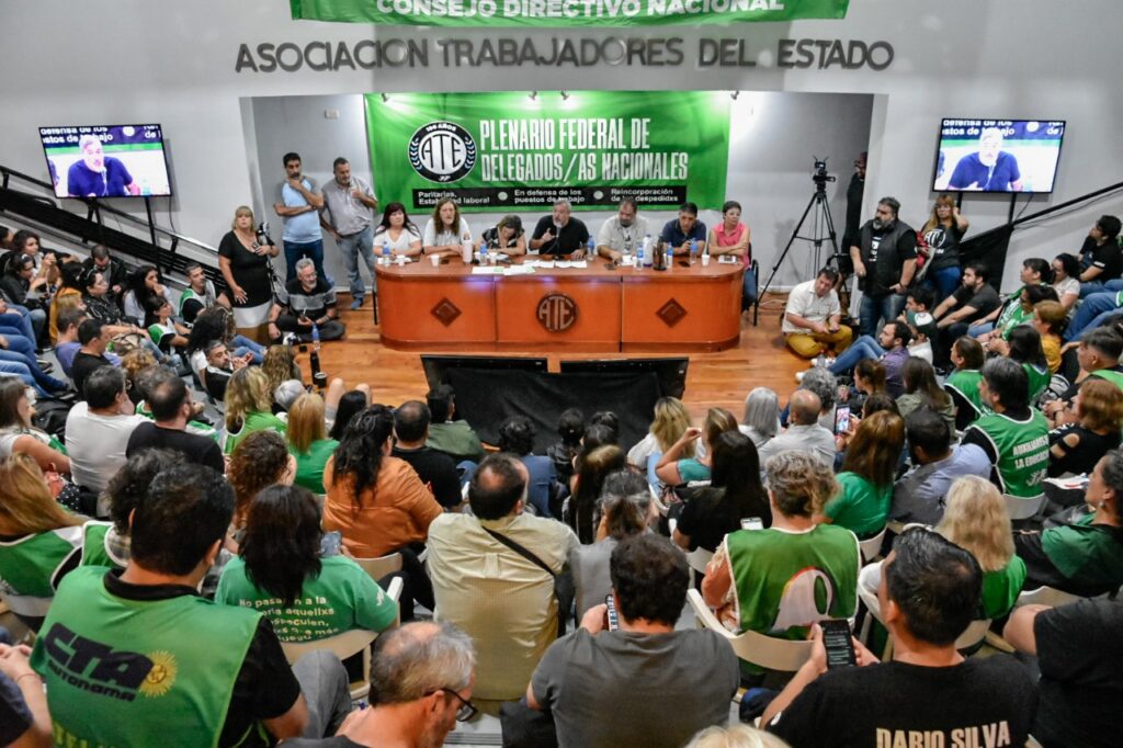 ATE demandó ante la Justicia que se declare la inconstitucionalidad del capítulo de la Ley Bases que aniquila la estabilidad en el empleo público