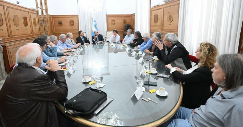 Tras la reunión que mantuvo en Casa Rosada con Francos, la CGT ratificó que participará en la marcha universitaria