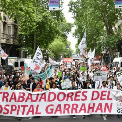 Marcha por el Garrahan del viernes: convocan a toda la comunidad a presentarse con velas, linternas y ropa blanca