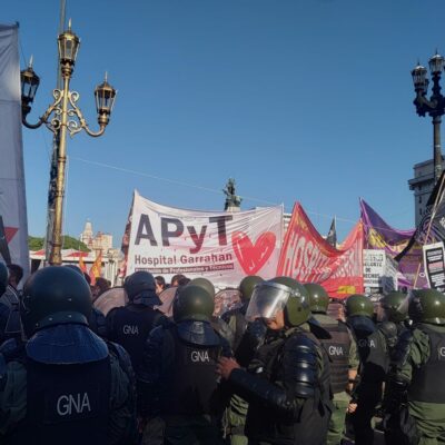 Trabajadores del Hospital Garrahan se suman a la «Marcha Blanca» del martes: «A Milei no le vamos a doblar el brazo con cabildeos parlamentarios sino en las calles»