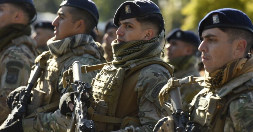 #HayPlata En contraste con el resto de la administración pública, el Gobierno otorgó un bono al personal de las fuerzas de seguridad y fuerzas armadas