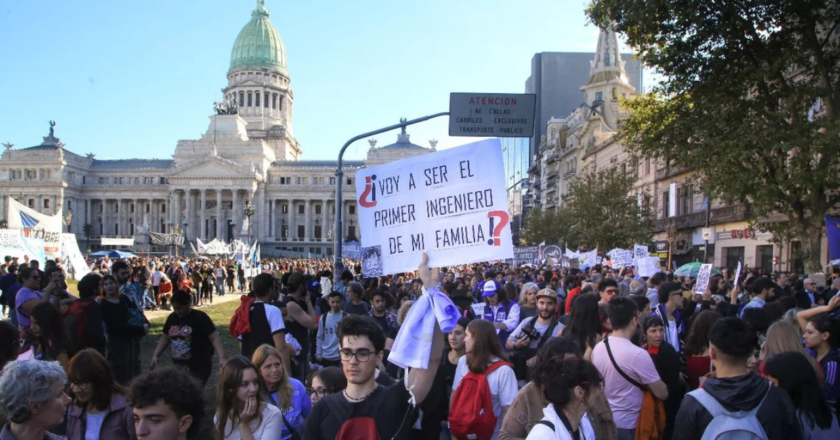 En pleno conflicto salarial, el Gobierno acusó a las universidades de «inventar alumnos» para cobrar fondos