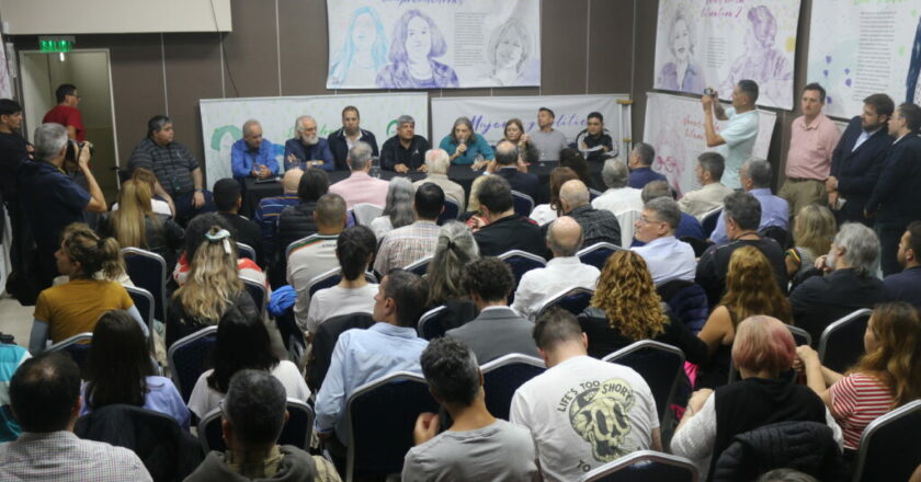 Con Pablo Moyano en su congreso, los docentes universitarios confirmaron su participación en el paro del 30 de octubre: «Este modelo económico agrede a toda la sociedad en general»