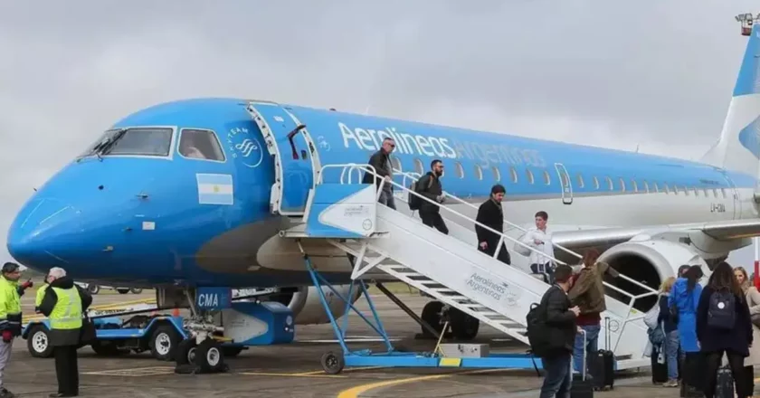 En medio del conflicto por Aerolíneas Argentinas y en la antesala de la huelga de transporte, los pilotos denunciaron que el Gobierno busca quitarle la tutela gremial a sus dirigentes