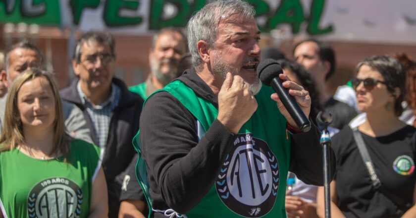 Frente a una negociación abierta, ATE suspendió el acampe en Capital Humano, pero protestará a partir de las 13 en la Casa de Moneda