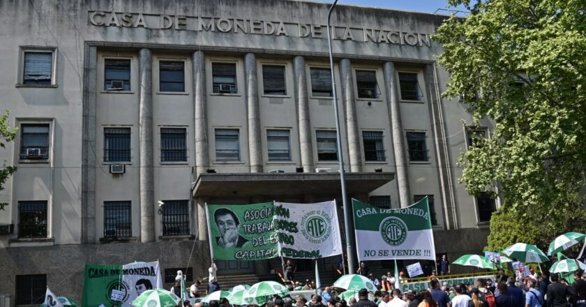 ATE protestó en Casa de la Moneda ante el anuncio de cierre: «Este Gobierno no tiene ni idea de lo que es una huelga salvaje»