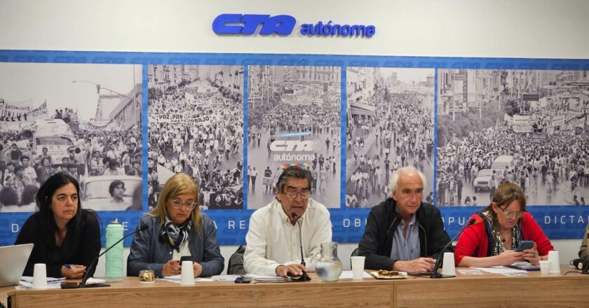 La CTA no afloja la campaña contra el DNU 70, el veto universitario y avanza con una Marcha Federal contra el Hambre