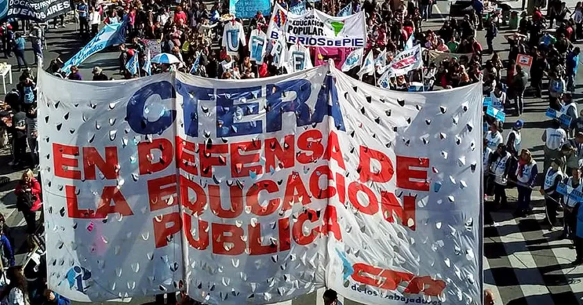 Los docentes en alerta máxima por la situación de las universidades: «Pueden cerrar y la sociedad lo sabe»