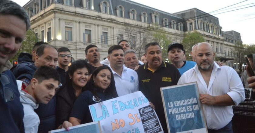 Las 62 Organizaciones Justicialistas se sumaron a la Marcha Federal Universitaria para «defender el derecho de nuestros hijos» a una educación de calidad