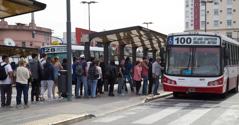 En medio del impacto del paro de transporte, la UTA llegó a un principio de acuerdo y levantó el paro de colectivos que estaba previsto para este jueves