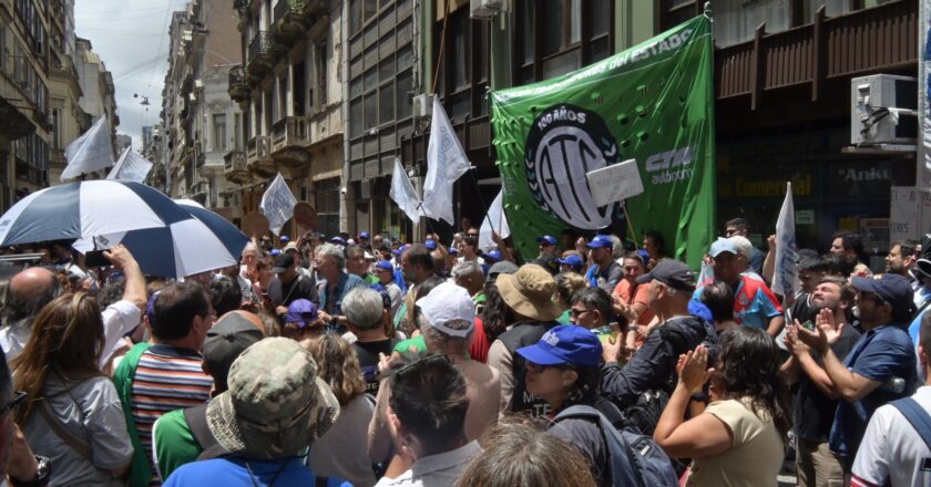 Una multitudinaria movilización de ATE frustró la venta de uno de los edificios del INTA