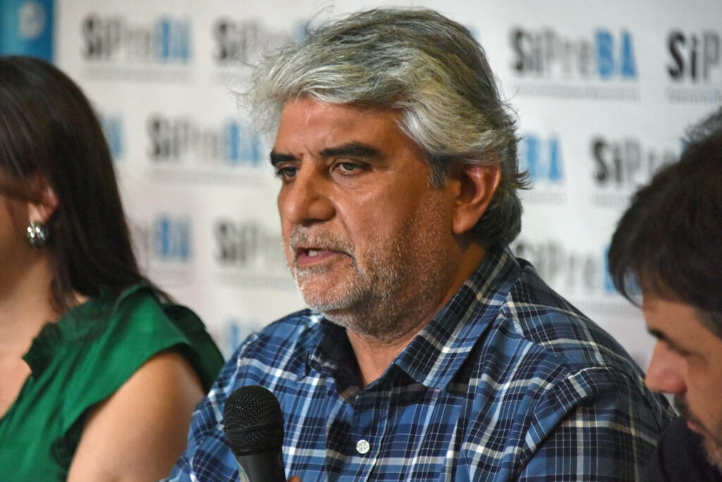 "Este es el peor gobierno de los 41 años de democracia", aseguró Daniel Yofra e insistió en la idea de armar un frente sindical para enfrentarlo