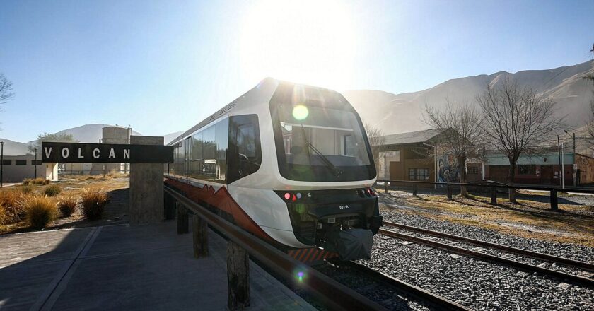 La Unión Ferroviaria acordó aumento salarial para el personal del Tren Solar de la Quebrada: 8% en dos tramos