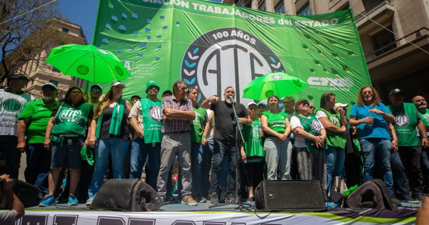 Para Rodolfo Aguiar, con Milei «está en peligro la democracia» y por eso «no tenemos otro destino que salir a la calle y pelear»