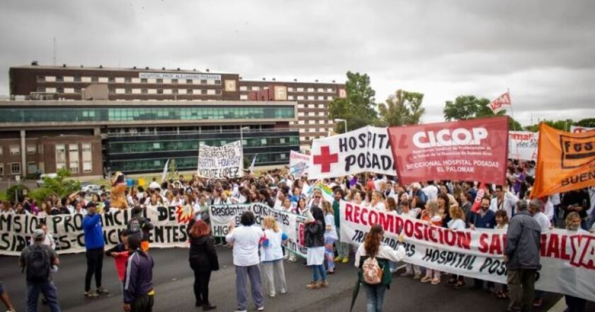 El gremio que nuclea a los profesionales de la Salud del Posadas presentó un amparo para que se suspenda la evaluación a los trabajadores del hospital: «El 90% del personal está precarizado hace más de 30 años»