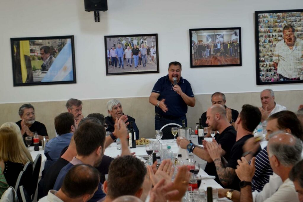 Una foto de Gerardo Martínez con Iván "El General" Tobar desata rumores respecto de la normalización de la UOCRA La Plata