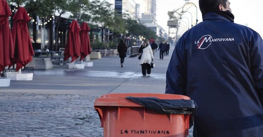 Empresa de limpieza que presta servicios en el Estado le quieren cobrar a sus trabajadores por tomar agua de los dispenser