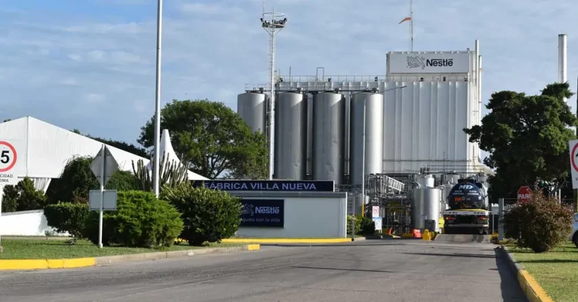 Nestlé confirmó que paraliza una planta en Córdoba por sobrestock y desde el gremio alertaron que la crisis llegó a la alimentación: «Imaginate el resto de los rubros»