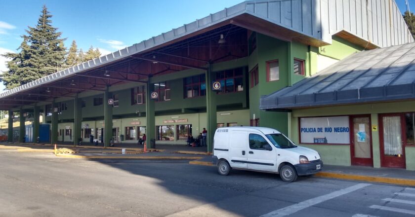 Bariloche deberá indemnizar a dos trabajadores que limpiaron baños en la terminal por 20 años sin contrato ni sueldo fijo