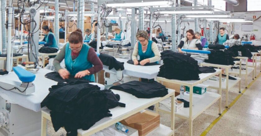 Por la caída del consumo, hubo más de 10 mil despidos en la industria textil en el último año y las empresas tienen bajas expectativas para 2025